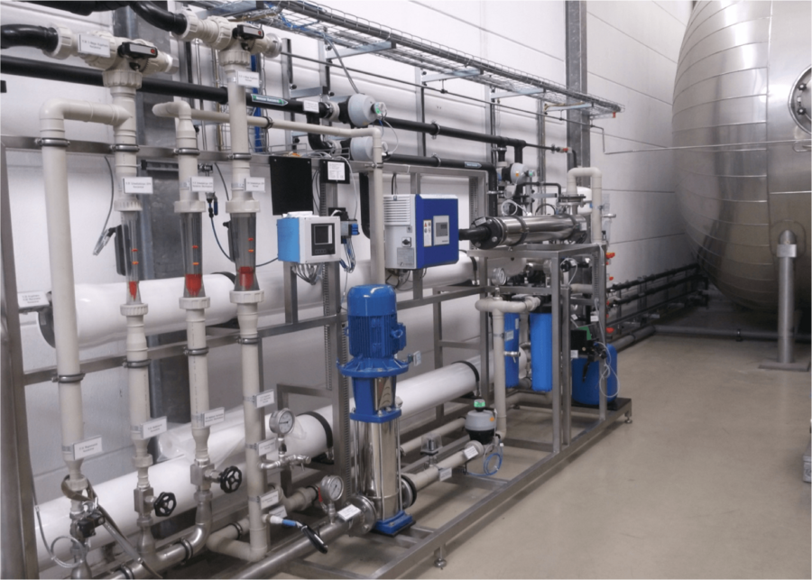 Ultrapure water plant for the pharmaceutical industry